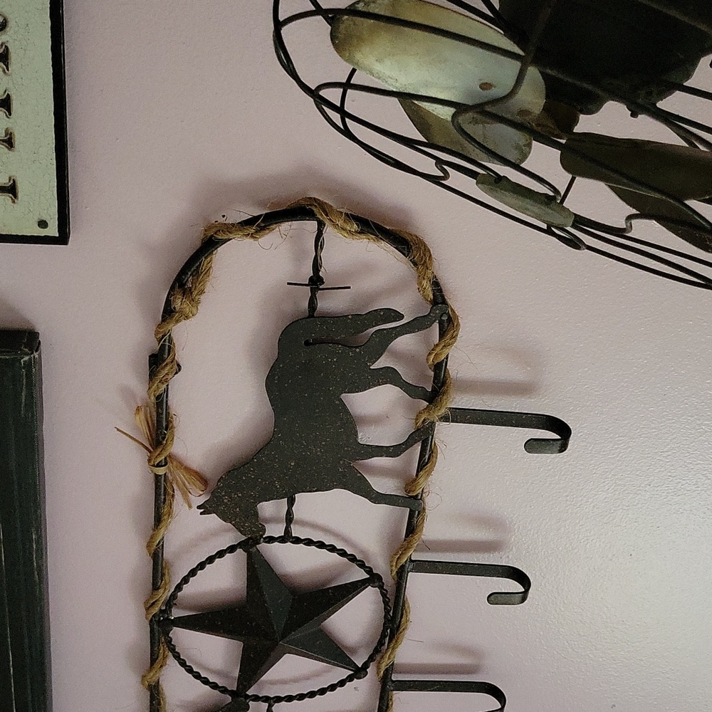 Rustic coat hooks - Picture 2 of 3